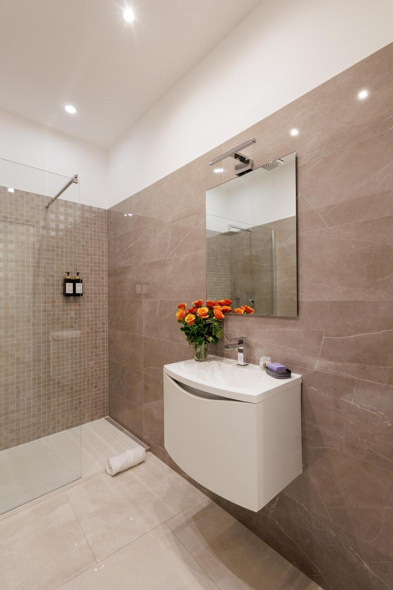 Genoa Lux Apartments With Parking Экстерьер фото