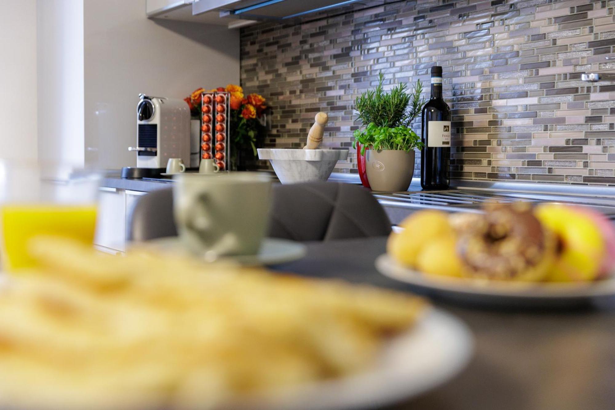 Genoa Lux Apartments With Parking Экстерьер фото